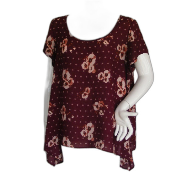 TORRID Blouse, 2/2X, Burgundy Floral, Sharkbite, Semi-sheer, Short sleeves - Picture 3 of 9